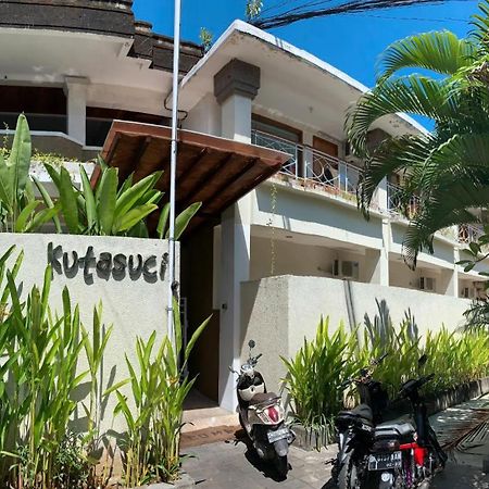 Kuta Suci Guesthouse Экстерьер фото