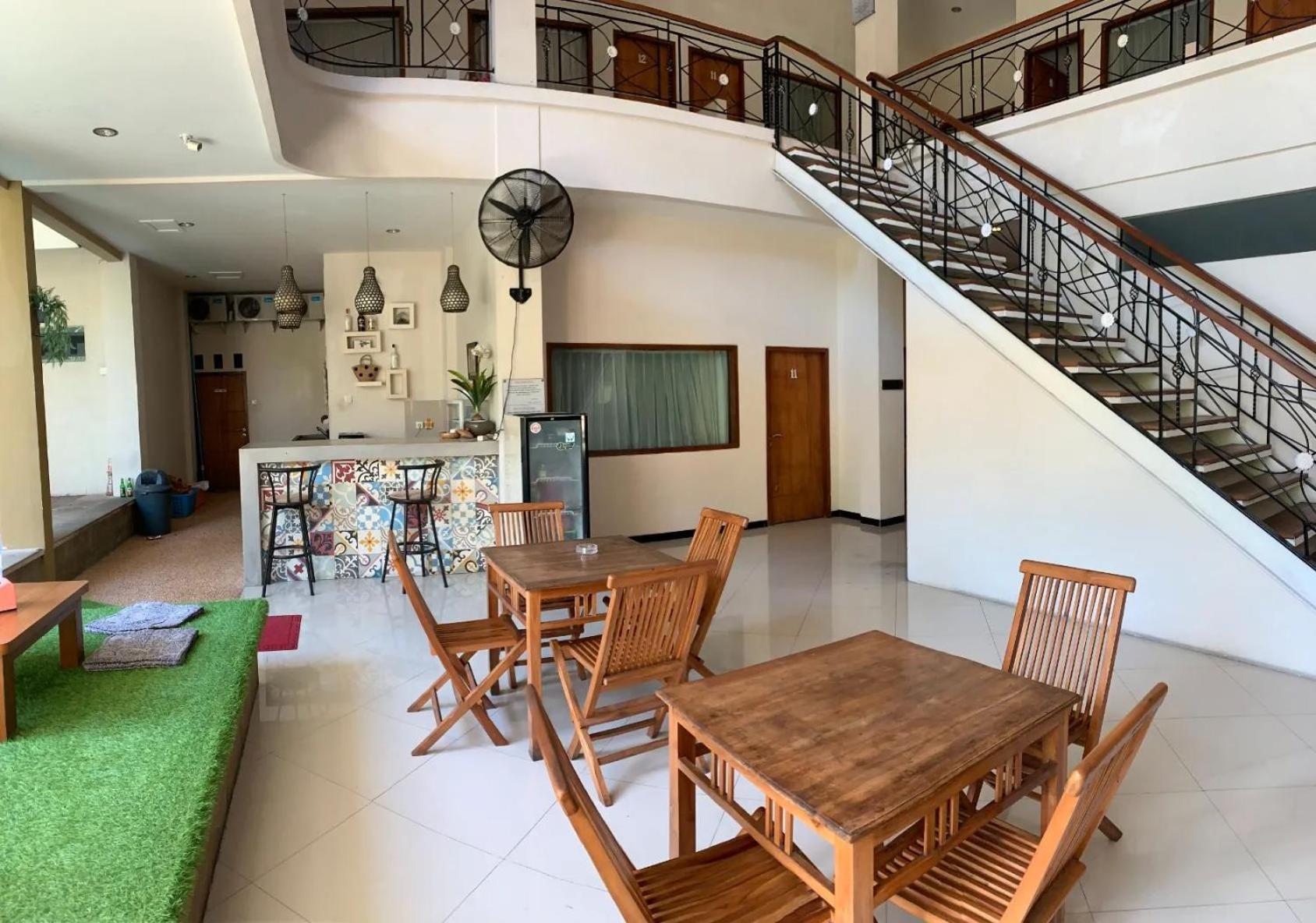 Kuta Suci Guesthouse Экстерьер фото